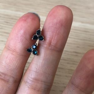 🍀 4/$15! Blue trefoil style stud earrings. Almost a London blue topaz color.